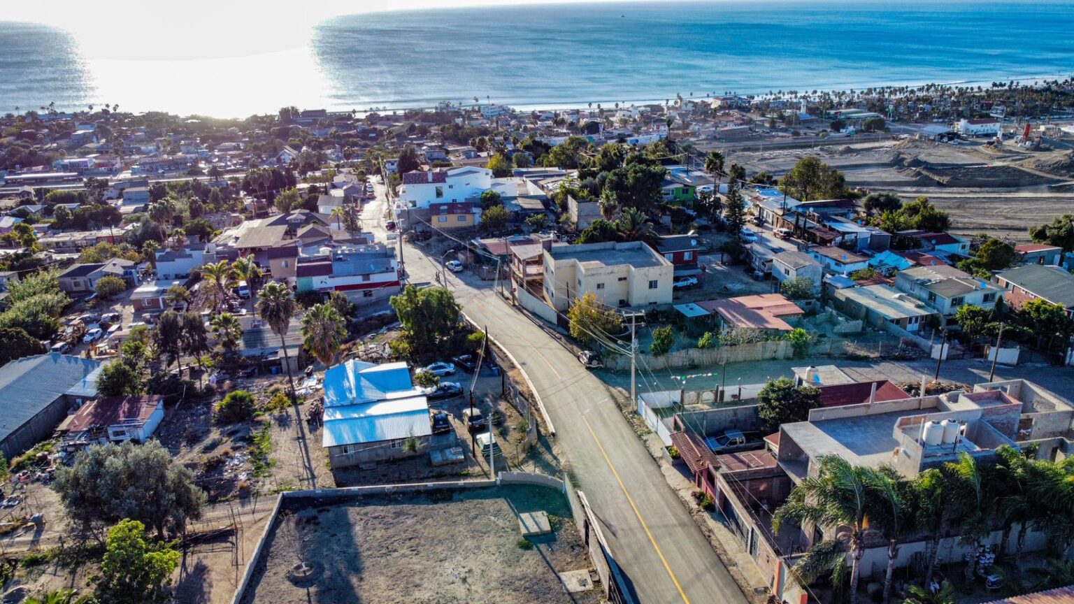 rehabilitan vialidades en rosarito