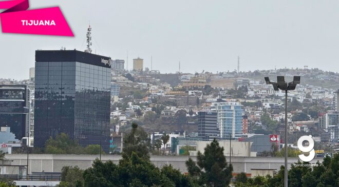 Tormenta invernal en Tijuana con lluvias intensas y alto oleaje.