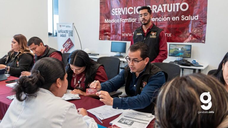 Trabajadores de Essilor podrán afiliarse a salud gratuita en su empresa